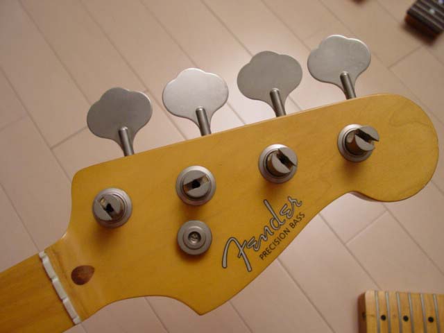Fender Precision Bass '57 RI Maple Neck