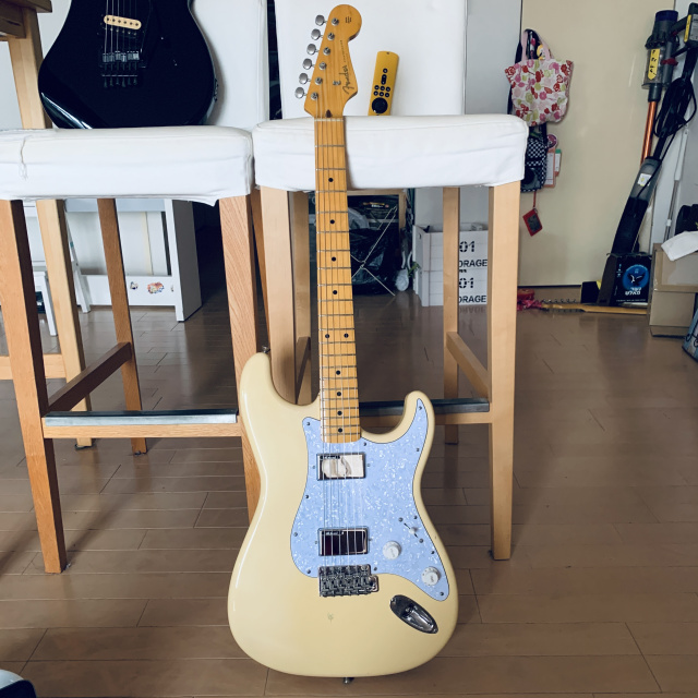 Fender Japan Stratocaster Shell Pink